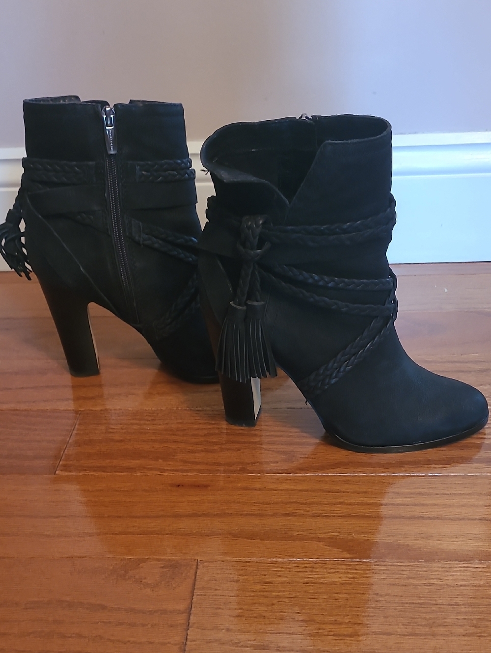 Vince Camuto Women's Black Braided Tassel Ankle Heel Boots> LIKE NEW condition